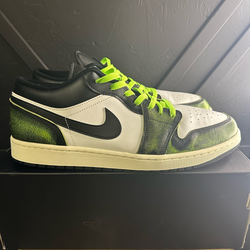 Nike Air Jordan 1 Low SE Green Fade Black White Men’s Size [13] Retro Sneakers